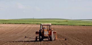Εισφορές «έναντι» αλλά με προσαύξηση για τους αγρότες από το 2017
