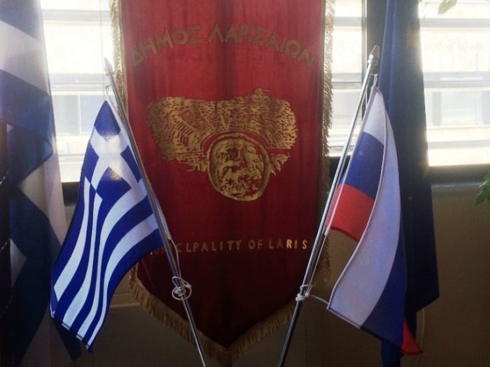 adelfopoiisi-tis-larisas-me-tin-rosiki-poli-anapa-68381