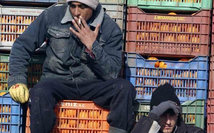 Στο 6,95% του εισοδήματος οι εισφορές και των εργατών γης από 1/1/2017 Στο 6,95% του εισοδήματος οι εισφορές και των εργατών γης από 1/1/2017