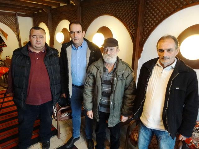me-anammenes-michanes-oi-agrotes-tis-panelladikis-epitropis-blokon-64992