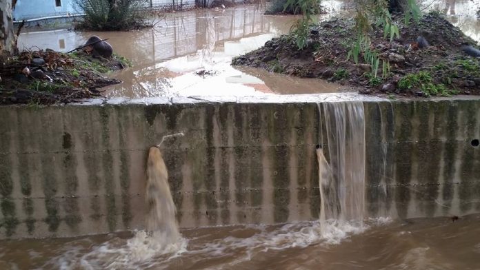Στη Λέσβο Αποστόλου - Κουρεμπές για τις ζημιές από τις πλημμύρες