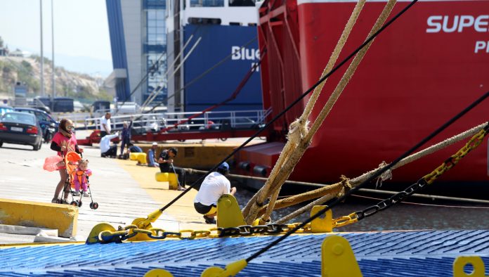 Δεμένα τα πλοία σε Κέρκυρα και Ηγουμενίτσα την Πρωτομαγιά Δεμένα τα πλοία σε Κέρκυρα και Ηγουμενίτσα την Πρωτομαγιά