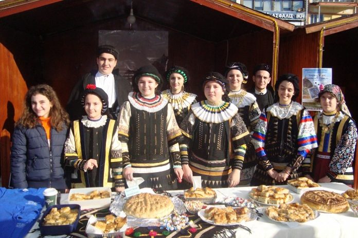 Σαρακατσάνοι και Πόντιοι αναβιώνουν την παράδοση στην Κομοτηνή Σαρακατσάνοι και Πόντιοι αναβιώνουν την παράδοση στην Κομοτηνή