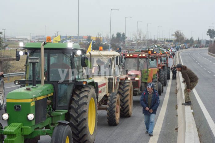 Βγαίνουν στους δρόμους σήμερα τα τρακτέρ στη Θεσσαλία