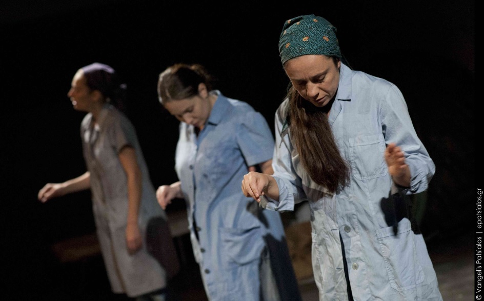 «Από πρώτο χέρι»: Παρατείνεται η επιτυχημένη διαδρομή της παράστασης για τα καπνά