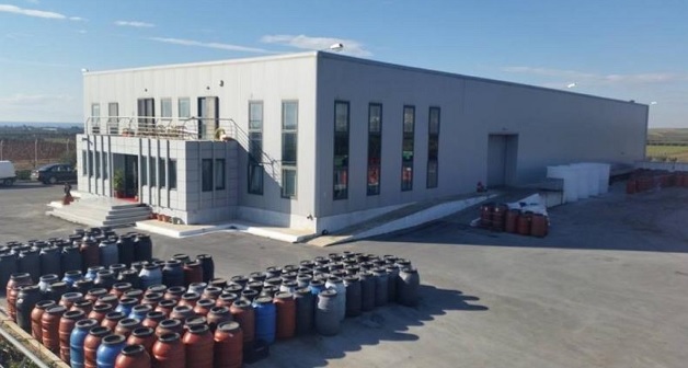 Δυνατότητα επεξεργασίας 2.500 τόνων και άμεσες επενδύσεις για βιομηχανικό αυτοματισμό Χαλκιδική: Πρότυπη μονάδα επεξεργασίας γεμιστής ελιάς και πιπεριάς τουρσί