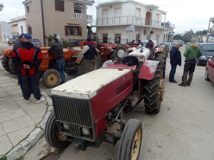 Σουφλί: Συμβολική κατάληψη από αγρότες στο Δασαρχείο