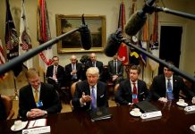 ΗΠΑ: Ο Τραμπ υπέγραψε την αποχώρηση από την εμπορική συμφωνία ελεύθερου εμπορίου TPP