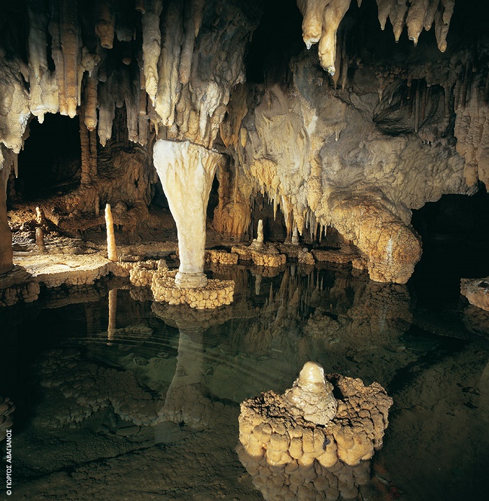Τύμφη: Η λίμνη των δράκων εξάπτει την φαντασία (Φωτό)