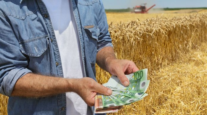 Συνεπείς προς τις τράπεζες οι αγρότες, παρά τις δυσκολίες Συνεπείς προς τις τράπεζες οι αγρότες, παρά τις δυσκολίες