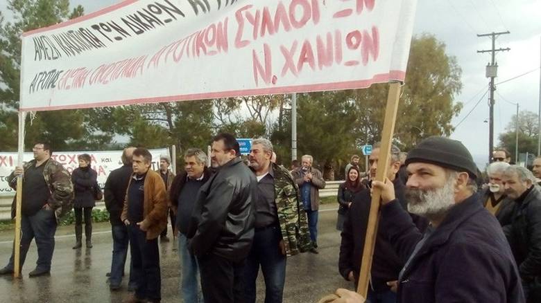 sta-megala-chorafia-paramenoun-oi-agrotes-ton-chanion-74282