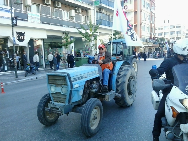 Στο συλλαλητήριο της Λάρισας και η Ομοσπονδία Αγροτικών Συλλόγων Τρικάλων