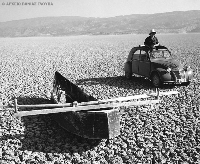 Υδάτινες διαδρομές στη Λίμνη Κάρλα μέσα από τα καρέ του Τάκη Τλούπα και του Βαγγέλη Ξένου