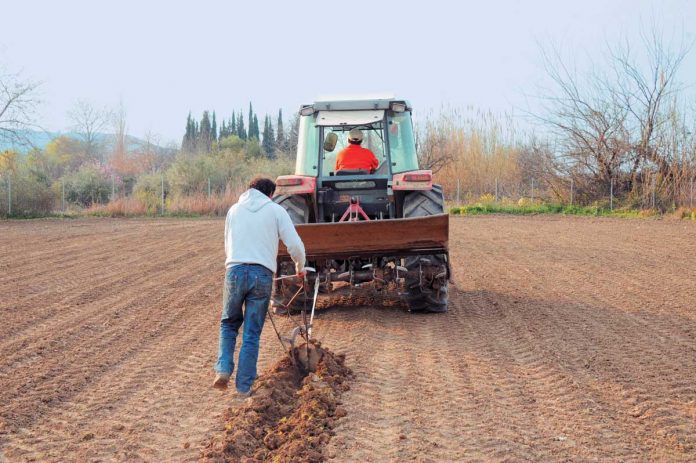 Αναζητείται λύση για όσους έχουν ληξιπρόθεσμες οφειλές στον ΟΓΑ, κατάτι παραπάνω από 4.000 ευρώ