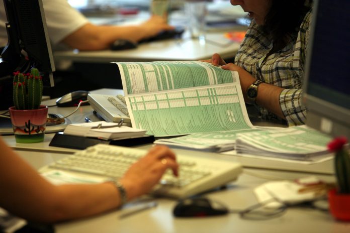 Ρυθμίσεις για τα ληξιπρόθεσμα χρέη στους δήμους Πηνειού και Ήλιδας ΠΕ Ηλείας Ρυθμίσεις για τα ληξιπρόθεσμα χρέη στους δήμους Πηνειού και Ήλιδας ΠΕ Ηλείας