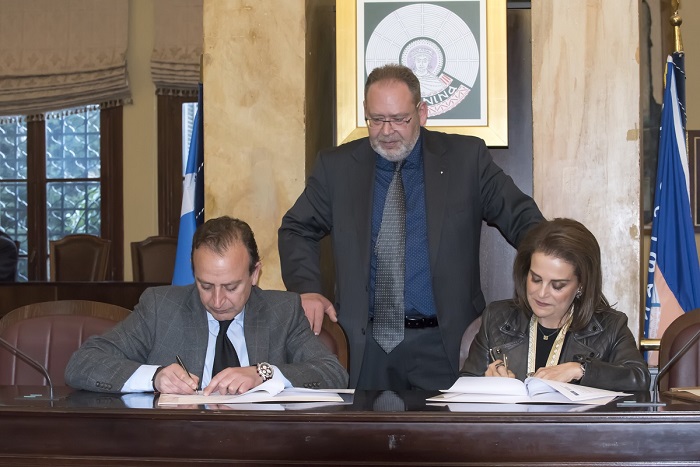  Σε «επίτιμο δημότη» του Δήμου Ιωαννινών ανακηρύχθηκε η κ. Σοφία Στάϊκου