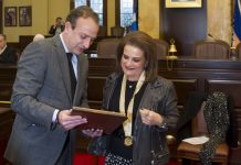 Σε «επίτιμο δημότη» του Δήμου Ιωαννινών ανακηρύχθηκε η κ. Σοφία Στάϊκου