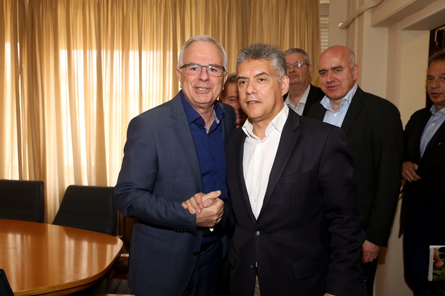 Από την πλευρά του ο κ. Ε. Αποστόλου δεσμεύτηκε αμέσως μετά την Κυριακή του Θωμά να μετάσχει σε συνεδρίαση του Διοικητικού Συμβουλίου