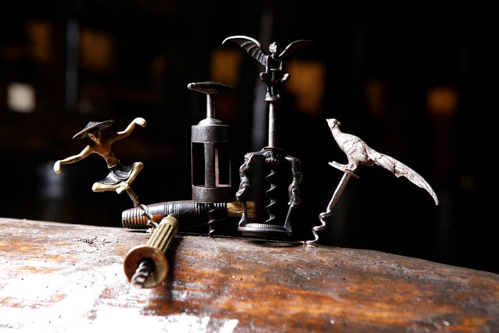 2.600 ανοιχτήρια ανοίγουν με στιλ το Μουσείο Οίνου