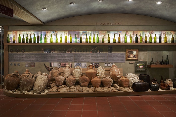 2.600 ανοιχτήρια ανοίγουν με στιλ το Μουσείο Οίνου