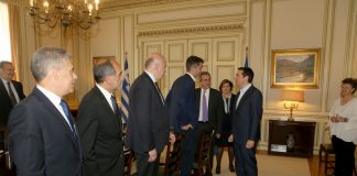 Ολοκληρώθηκε η συνάντηση του πρωθυπουργού με τους περιφερειάρχες (upd)