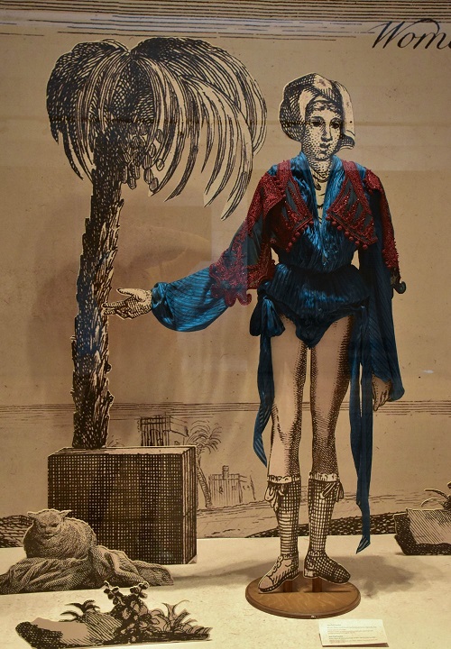 Η ελληνική ενδυμασία ζωντανεύει στα χέρια μεγάλων σχεδιαστών