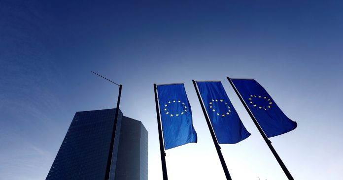 Κομισιόν: Η περιφερειακή ανάπτυξη θα καθορίσει το οικονομικό μέλλον της Ευρώπης Κομισιόν: Η περιφερειακή ανάπτυξη θα καθορίσει το οικονομικό μέλλον της Ευρώπης