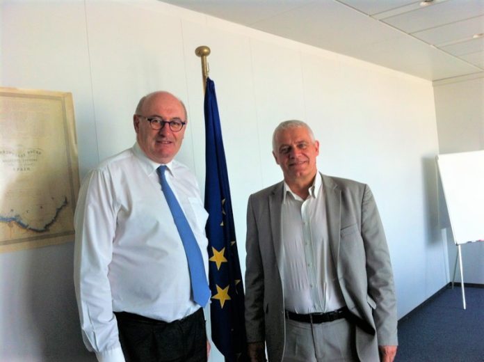 Συνάντηση του Αν. Υπουργού ΥπΑΑΤ με τον Phil Hogan στις Βρυξέλλες