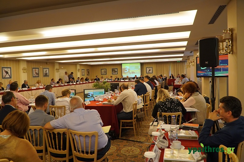 Δείτε αποκλειστικά στιγμιότυπα από την 3η Συνεδρίαση της Επιτροπής Παρακολούθησης του ΠΑΑ