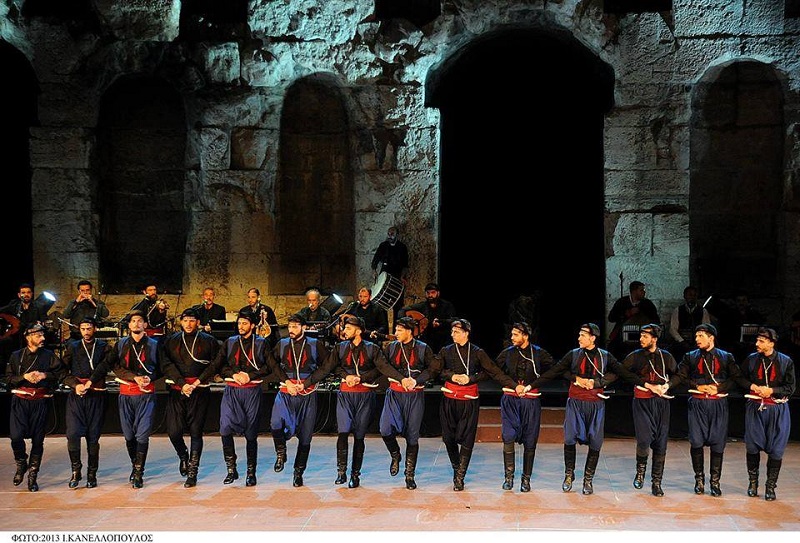 Εκατοντάδες χορευτές στο Φεστιβάλ Παραδοσιακών χορών στη Ναύπακτο