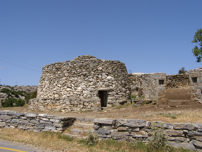 ta-kritika-mitata-simeio-anaforas-gia-ti-megaloniso-87055