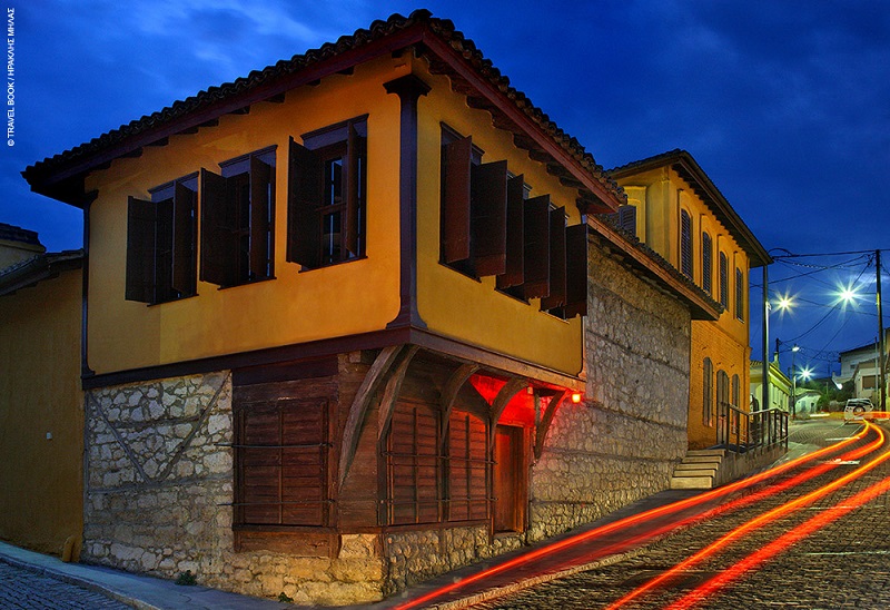 Σουφλί: Η Ιστορία του γραμμένη στην ούγια από καθαρό μετάξι