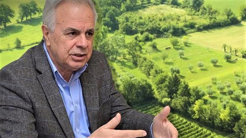 apostolou-o-agrotikos-kosmos-echei-vgei-kerdismenos-apo-tin-politiki-mas-90814