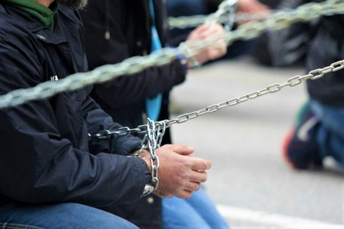 eforia 1000 katasxeseis logariasmon kathe mera Εφορία: 1.000 κατασχέσεις λογαριασμών κάθε μέρα