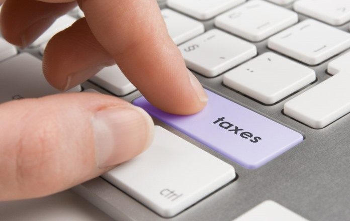 Άμεσα οι επιστροφές φόρων έως 10.000 ευρώ Άμεσα οι επιστροφές φόρων έως 10.000 ευρώ