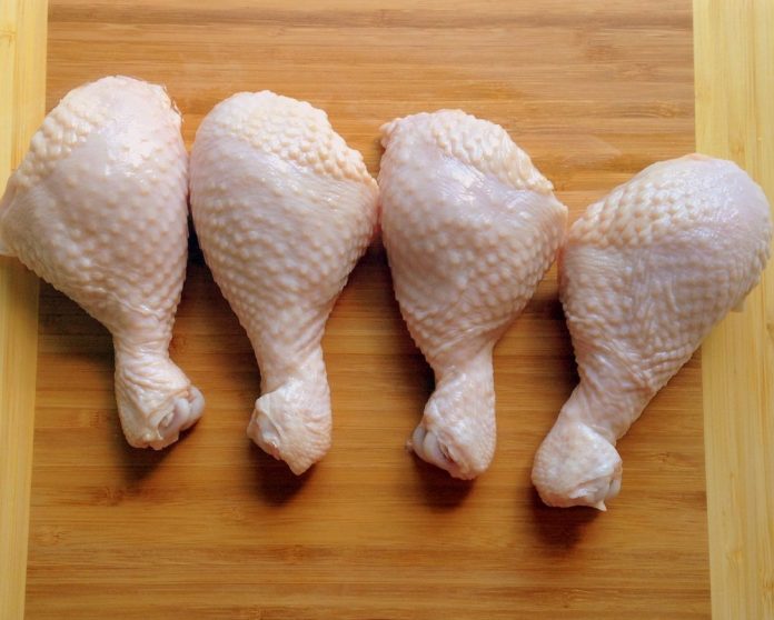 Μ. ΒΡΕΤΑΝΙΑ : Έτοιµη να συµφωνήσει ακόµα και σε εισαγωγές κοτόπουλων µε χλωρίνη από τις ΗΠΑ