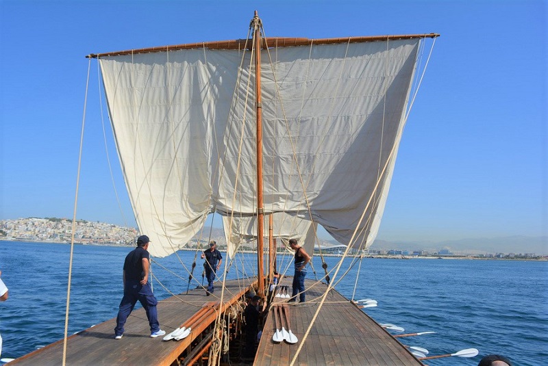 Με επιτυχία στέφθηκε ο πρώτος πλους της τριήρους Ολυμπιάς στο φαληρικό όρμο