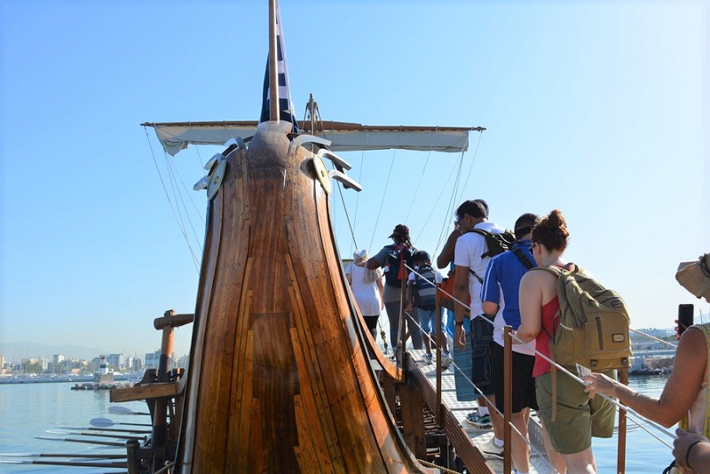 Με επιτυχία στέφθηκε ο πρώτος πλους της τριήρους Ολυμπιάς στο φαληρικό όρμο