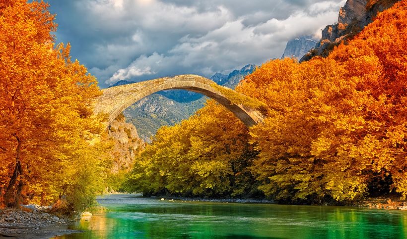 perifereia-ipeirou-se-okto-axones-i-nea-epikoinoniaki-stratigiki-gia-ton-tourismo-90850
