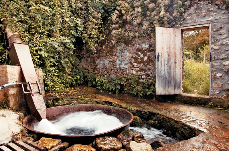 Από τις Σκάφες και τις Νεροτριβές στ’ Αυτόματα Πλυντήρια