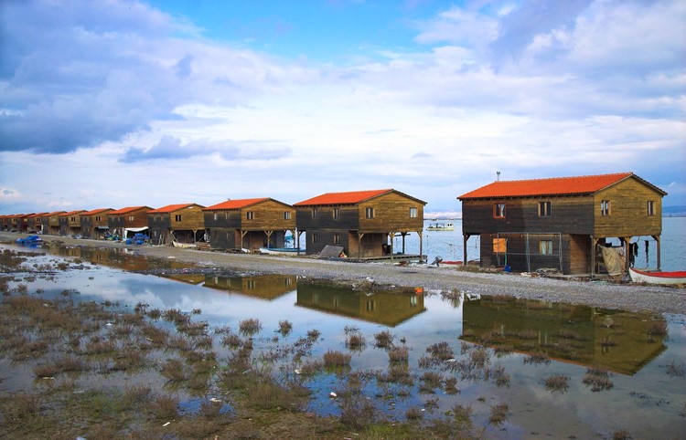 Δείτε από ψηλά την άγνωστη κοινωνία των ψαράδων 25 χλμ από τη Θεσσαλονίκη