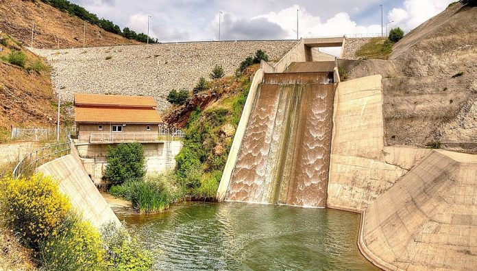 Ένα χωριό που εκμεταλλεύεται το φυσικό περιβάλλον του Ένα χωριό που εκμεταλλεύεται το φυσικό περιβάλλον του