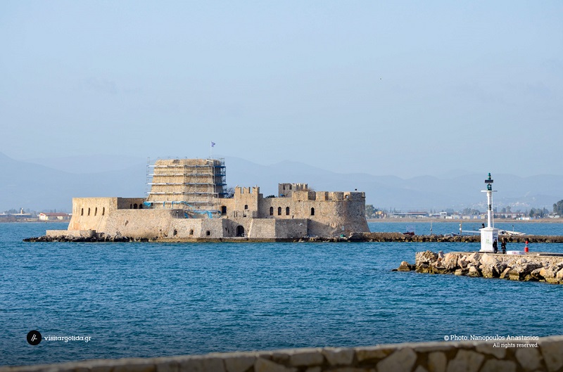 Στα κανόνια της Αργοναυπλίας, Ναύπλιο