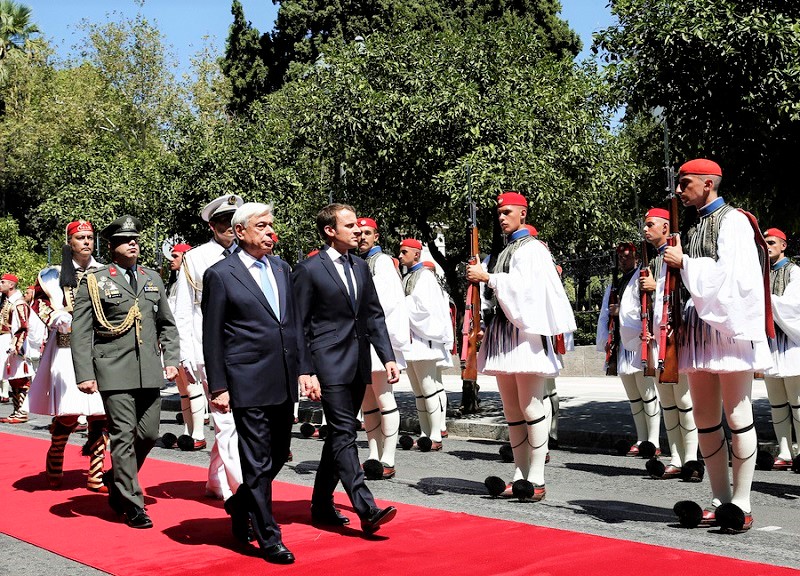 parasimoforisi-tou-gallou-proedrou-apo-ton-pr-pavlopoulo-97397