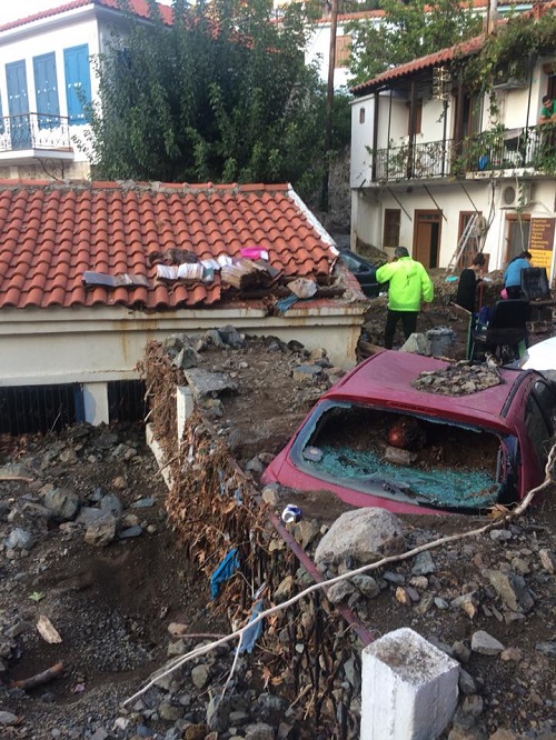 Πρωτοφανής θεομηνία βούλιαξε την Σαμοθράκη (ΦΩΤΟ)