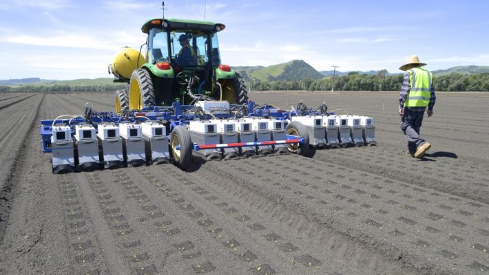 giati-i-john-deere-ependyei-sta-robot-exolothreftes-zizanion-98946