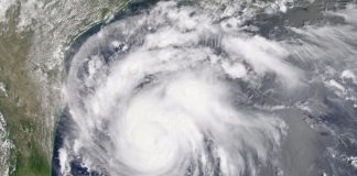 Τυφώνας Χάρβεϊ: Μετρούν τις πληγές τους οι Τεξανοί αγρότες