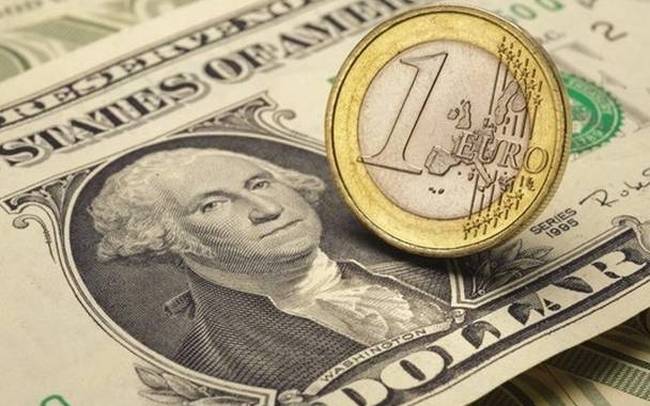 ptosi-020-gia-to-evro-enanti-tou-dolariou-103059