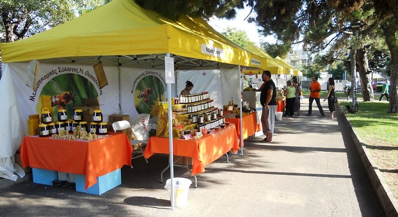 Ο Καραγκιόζης... μελισσοκόμος στη 10η Γιορτή Μελιού της Θεσσαλονίκης