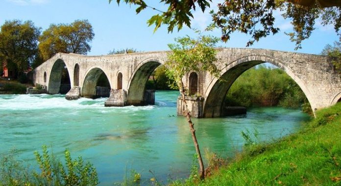 Ολοκληρώθηκε το έργο προστασίας του ιστορικού γεφυριού της 'Αρτας